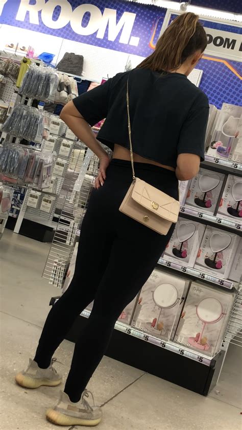 Tight body milf in leggings bending over - Spandex, Leggings & Yoga