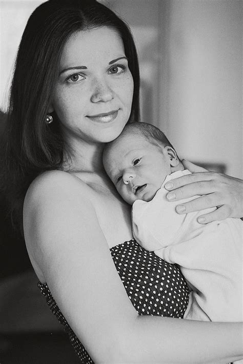 Naked Mom Breastfeeding Photos, Download The BEST Free Naked Mom