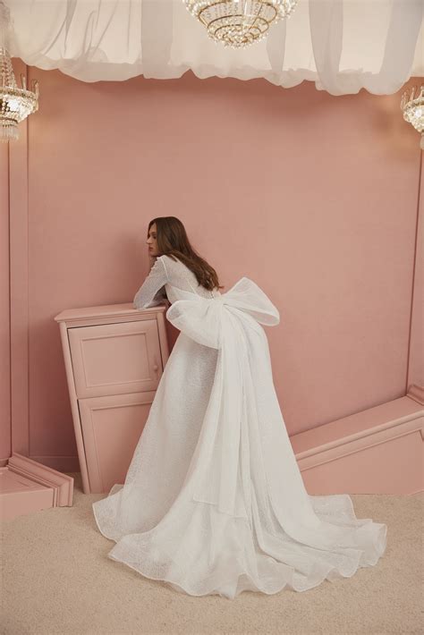 Dentelle Chantilly Lace Long Sleeve A-line Wedding Dress | Madioni