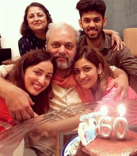 mukesh gautam wiki age wife children family biography  wikibio