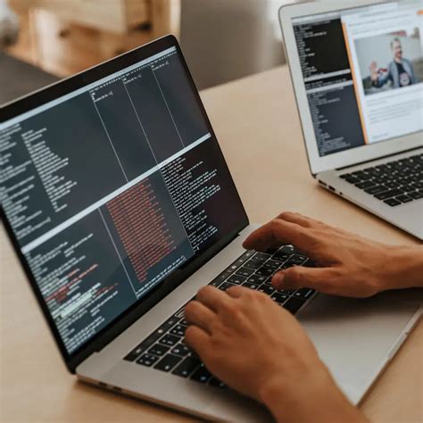 programmer penjelasan lengkap beserta tugasnya