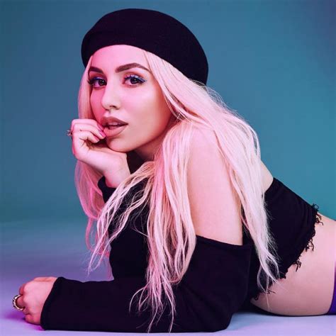 Ava Max - Heaven﻿ & ﻿Hell l'album pop de l'année (avec Future Nostalgia