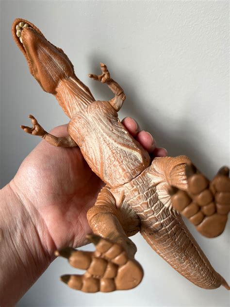 Young T-rex Vintage Jurassic Park Toy Dinosaur Tyrannosaurus - Etsy