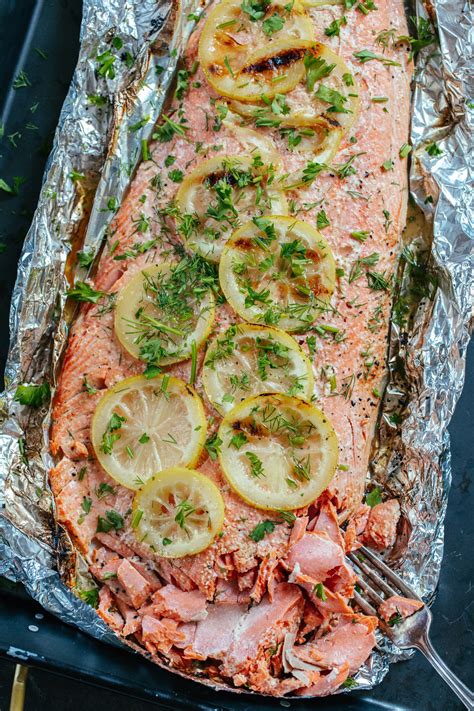 How To Grill Salmon on a Cedar Plank - Momsdish