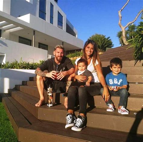 lionel messi height age wife children family biography