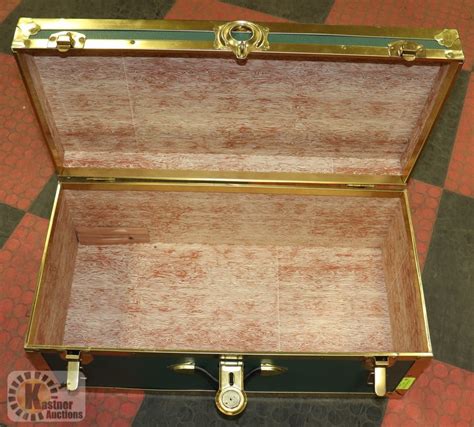1942 EVERLITE UNION TRUNK