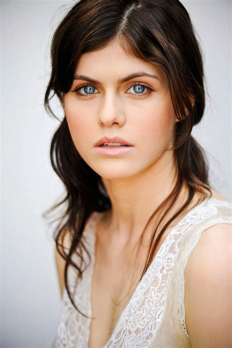 Alexandra Daddario : sa biographie, filmographie, et quelques photos