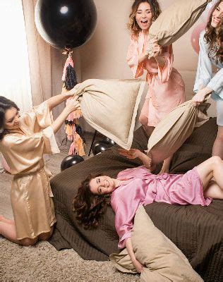 Итоги 2016 года: топ-10 фотопроектов | Bachelorette party bride, Party ...