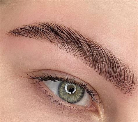 Ламиниране на вежди - Lovelylash Bulgaria