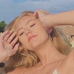 Hailey Sigmond - Age, Family, Bio | Famous Birthdays