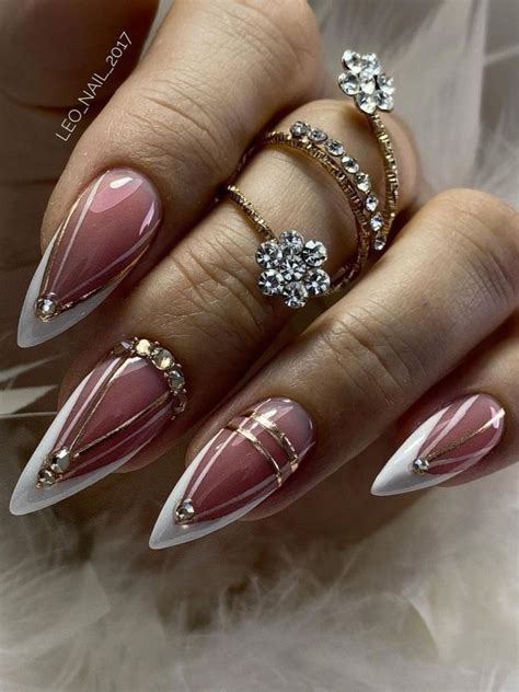 Маникюр в белых тонах. | Stiletto nails designs, Stylish nails art ...