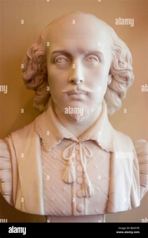 William Shakespeare statue Stock Photo - Alamy