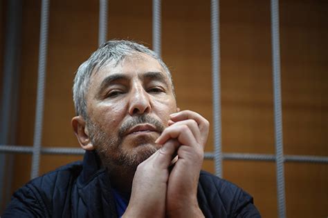 Пострелявший возле Кремля Джабраилов попросил вернуть ему пистолет ...