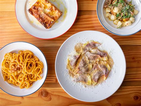 The Best Restaurants Near Santa Monica's Third Street Promenade - Los ...