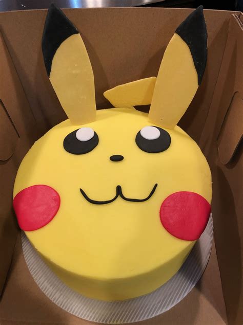 pikachu cake 4