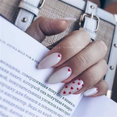 Мылий подростковый маникюр | Heart nails, Fashion nails, Minimalist nails