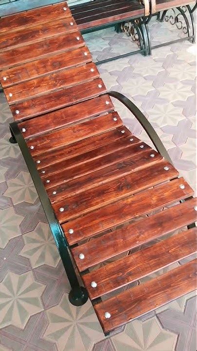 Шезлонг своими руками. Лежанка из профильной трубы. Bed made of a ...