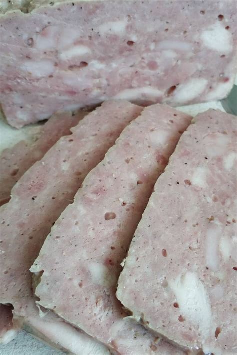 Леберкезе - сытное мясное блюдо, которое можно подать в горячем виде к ...