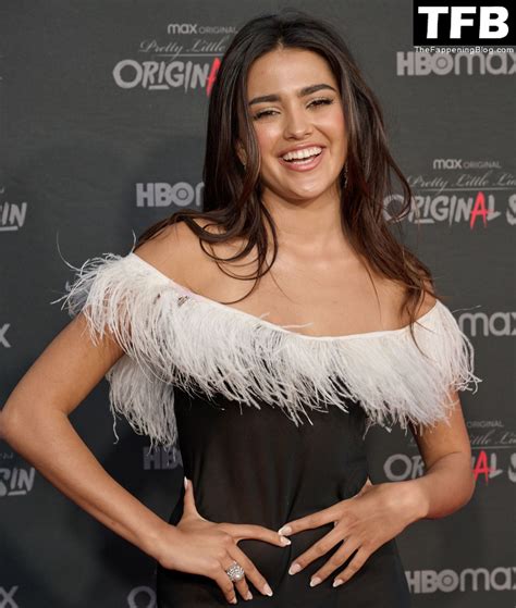 Maia Reficco Sexy (14 Photos) - Sexy e-Girls🔞