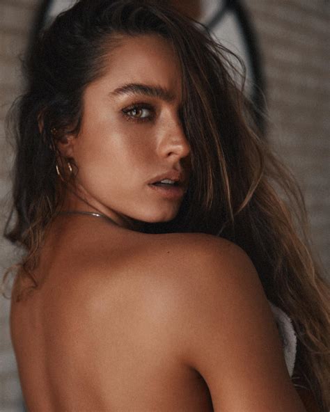 Sommer Ray | she’s hard to read but her energy is felt 🦋 📸 @milianeyes