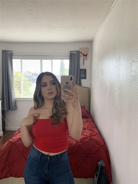 LILY (@lovelylilyy__) / Twitter