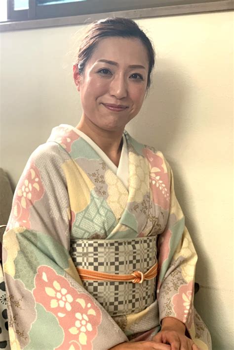 国際介護研修センター - 《日本の文化》を教えてくださっている美作さんが《日本舞踊》の本を執筆される事になりました。...