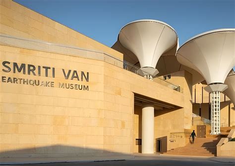 smriti van bhuj earthquake memorial museum  kutch