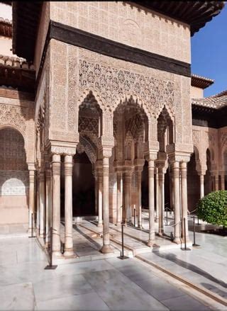 Patio de los Leones, La Alhambra : r/ArchitecturePorn