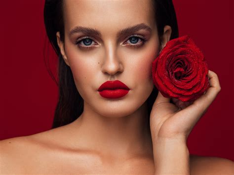 Femme Fatale Makyajı Nasıl Yapılır? | Herkes için Güzellik