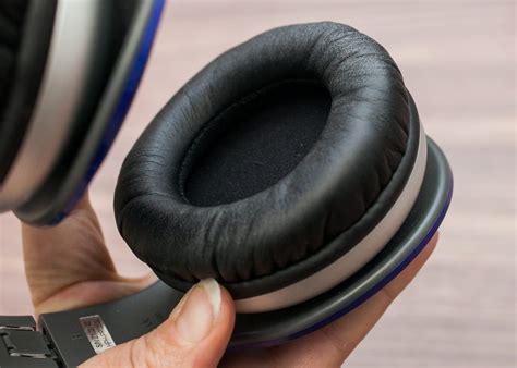 yamaha pro  review flashy headphones  audiophiles cnet