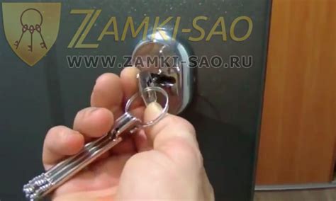 Сменить замок в железной двери выгодная цена с выездом в Москве