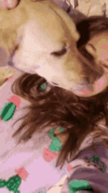 Girls Kissing Dog GIFs | Tenor