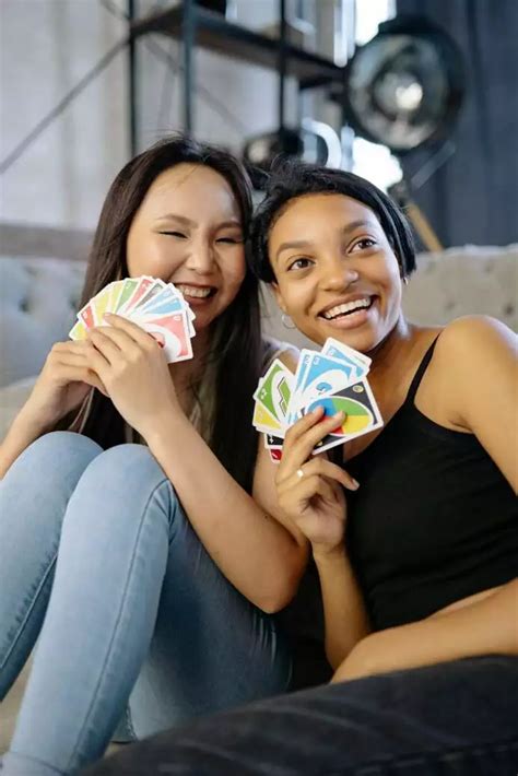play uno   authentic  icy tales