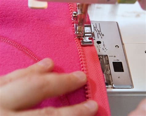 How to sew a zipper on a jacket [surprisingly simple] - Elizabeth Made This