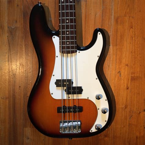 Squier Affinity P Bass image (#1576706) - Audiofanzine