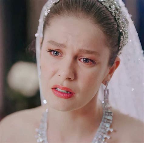 Pin by 💫 공주님 💫 on burcu biricik | Cute couple cartoon, Cute couples ...