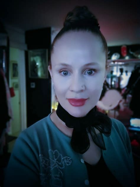Skype / WhatsApp | Miss Alice Silk