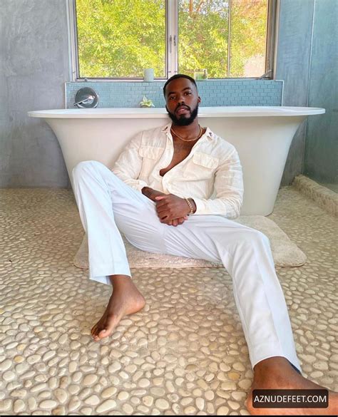 LAWRENCE ROBINSON Feet - AZNudeFeet Men