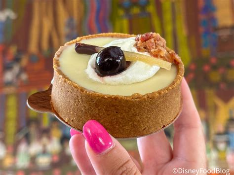 REVIEW: This Deluxe Hotel Restaurant Left Me Speechless 😶 in Disney