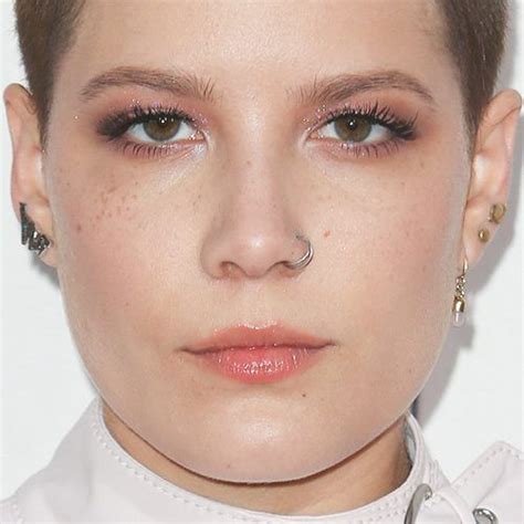 Halsey's Makeup Photos & Products | Steal Her Style | Halsey, Photo ...