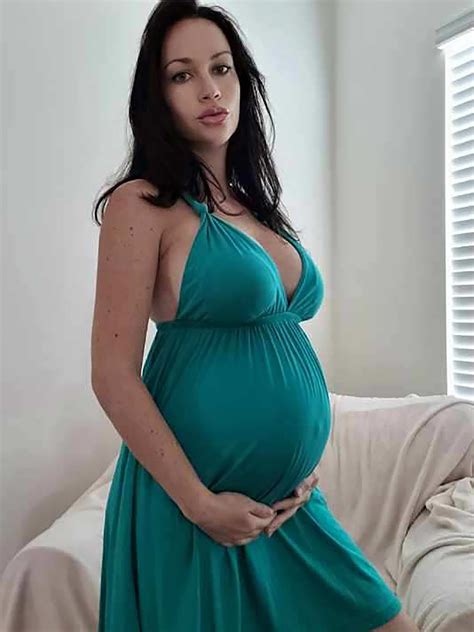 Pregnant OnlyFans star wants to auction off her body | New York Post