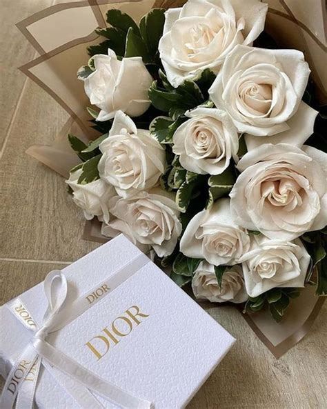 [200+] Fonds d'écran Dior | Wallpapers.com