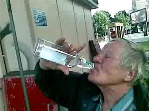 Zenek z osiedla obala pół litra wódki-amazing vodka drunk - YouTube