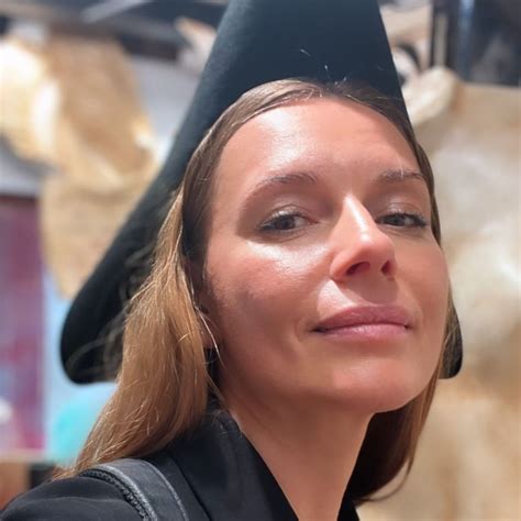 «Море со мной»: 45-летняя Любовь Толкалина оголилась на зарубежном ...