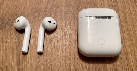 Apple Airpods 2nd Gen (Defekt) in Pfäffikon SZ für CHF 20 – mit