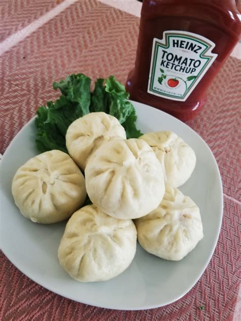 Hoika’s Buuz - Гуляш - 15$ Цуйван - 13$ Мантуун бууз
