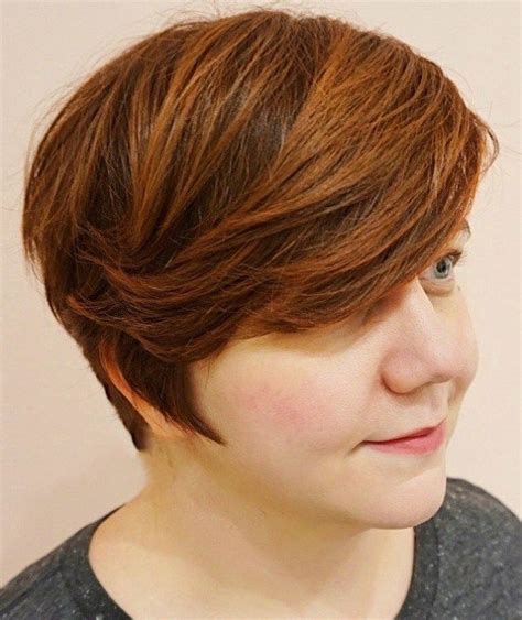 Short Pixie Bob Hairstyle with Thick Swooping Bangs Long Pixie Bob ...
