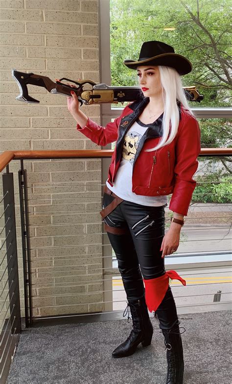 My Young Ashe Cosplay I wore this past weekend to GalaxyCon : r/Overwatch