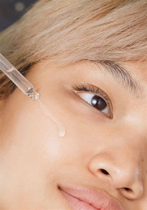 The Body Shop Vitamin C Glow Revealing Serum - Gymfluencers America