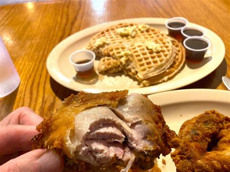 Hollywood’s Classic Roscoe’s Chicken & Waffles! Dig In To My Delicious
